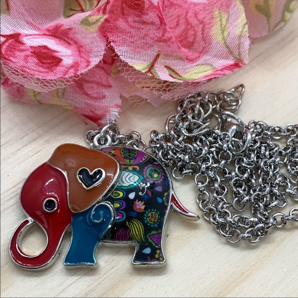🌟 Enamel Elephant Necklace - Picture 2 of 5
